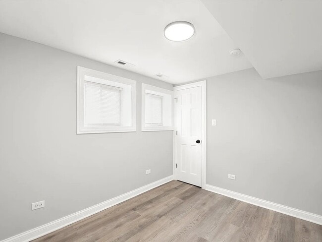Photo - 10506 S Edbrooke Ave