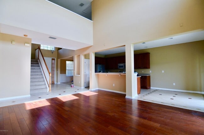 Photo - 3866 Silverpoint Ln