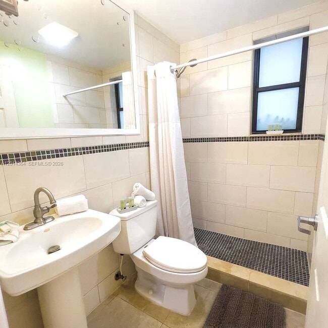 Photo - 585 NE 66th St Unit 3