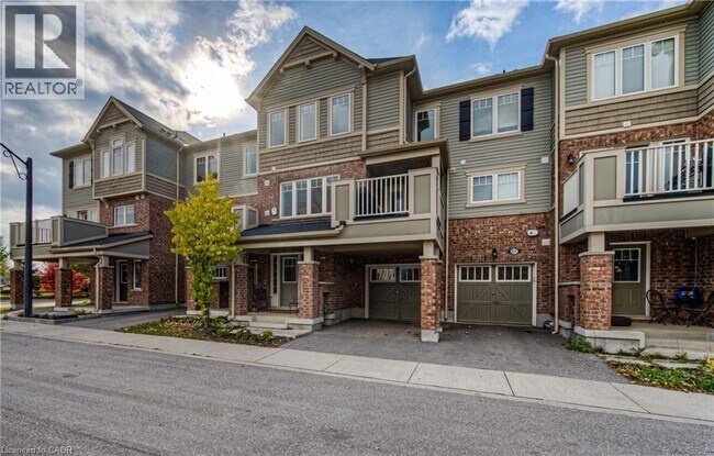 Photo - 225 Netherby Ln