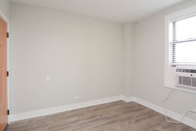 Photo - 545 W Belmont Ave Unit F6