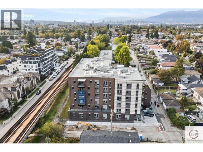 Photo - 5085 McHardy St