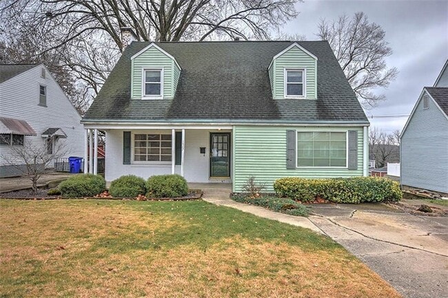 Building Photo - 1567 W Riverview Ave Rental