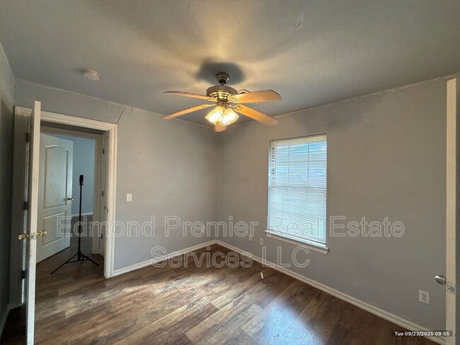 Photo - 344 NW 121st St