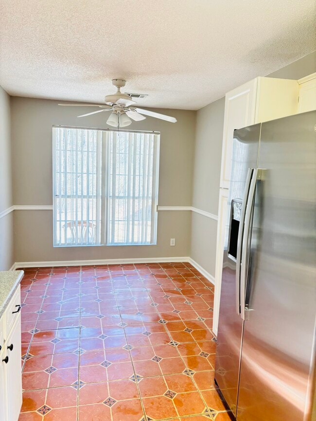 Photo - 180 Saint James Pl