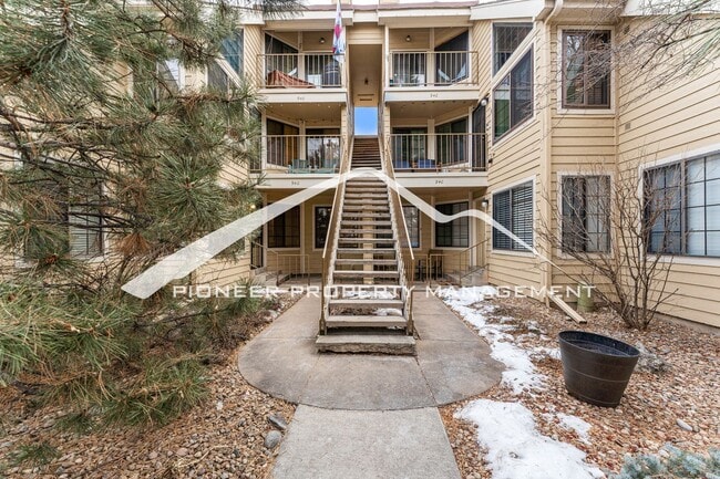 Building Photo - Gorgeous Condo with Washer/Dryer and Central AC Unit A