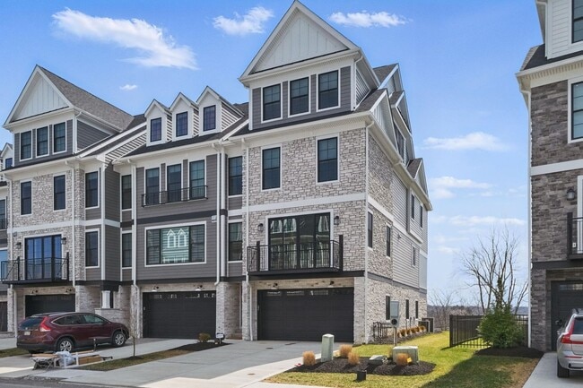 Photo - 3010 Greeneview Ln