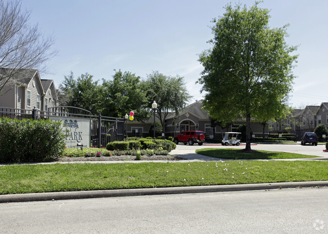 The Park at Fort Bend - The Park at Fort Bend Apartments