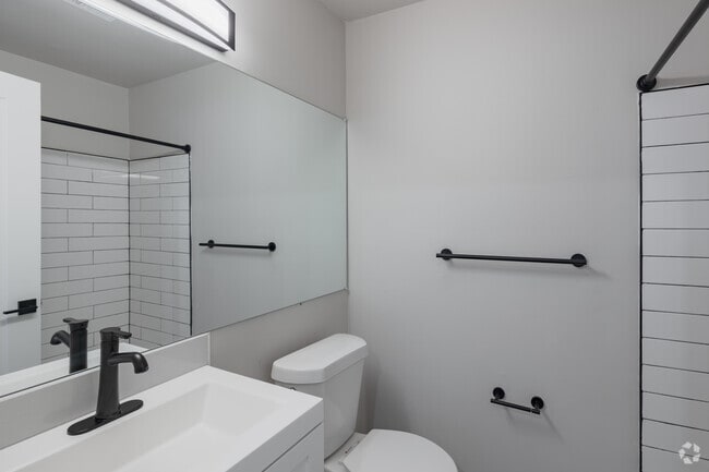 Studio - 500SF - Bathroom