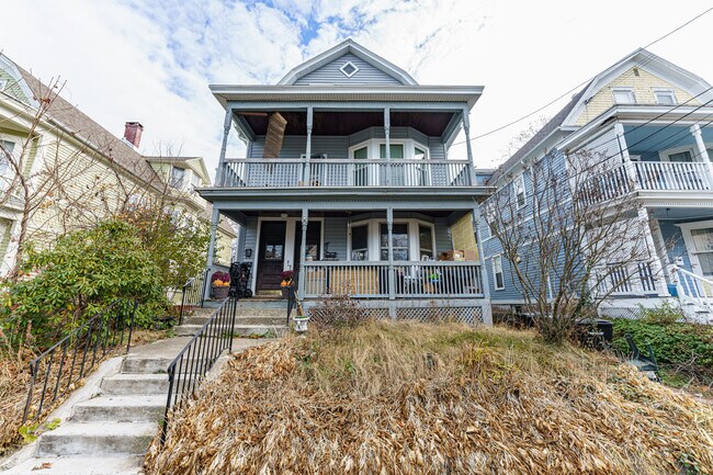 Photo - 6 Larch Ave Unidad 3rd floor