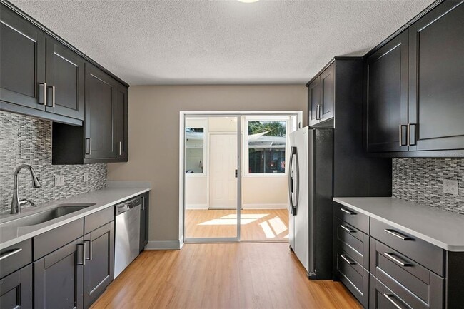 Photo - 503 Monterey Blvd NE