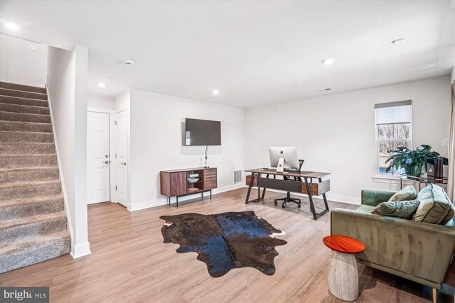 Photo - 6732 Belcrest Rd