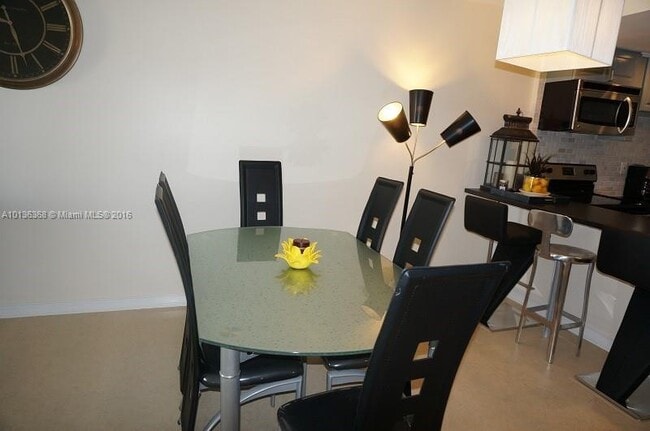 Photo - 19370 Collins Ave Unit 923