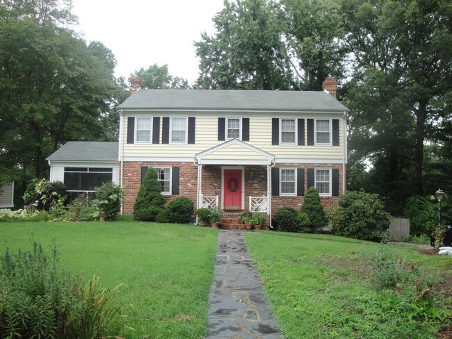 Building Photo - 1500 Cedarbluff Dr Unit 1