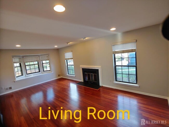 Photo - 3305 Stonehedge Rd