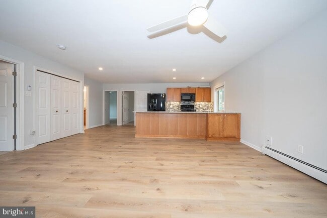 Photo - 200 Pennsylvania Ave