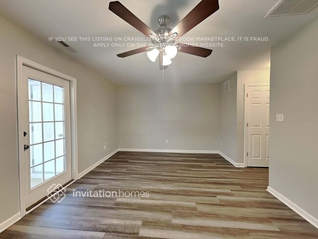 Photo - 406 Whitehall Ct