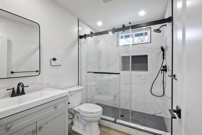 Photo - 162 Terracina Way Unidad B