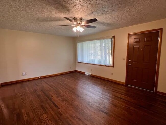 Photo - 1622 Shannon Rd