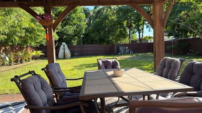 Photo - 37 SW 11th St