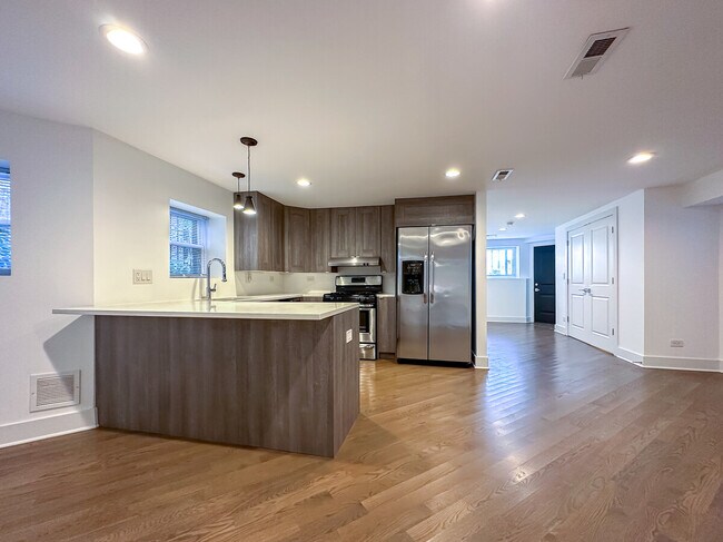 Photo - 2710 N California