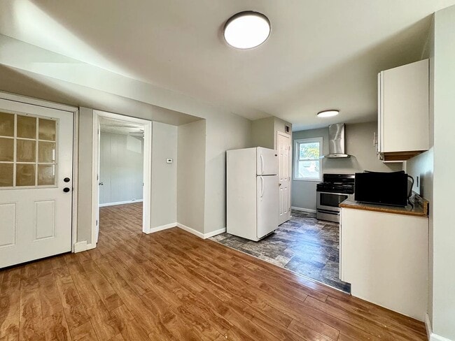 Photo - 518-520 W 5th St Unit 2