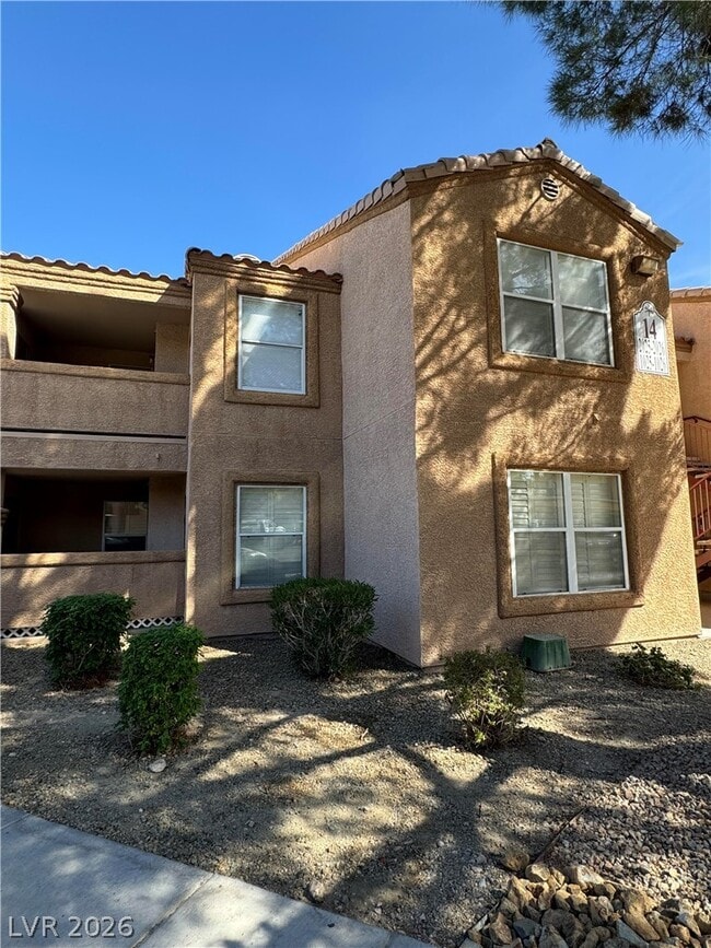 Building Photo - 1150 N Buffalo Dr Unit 1025