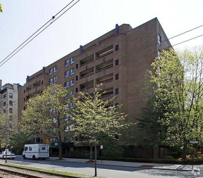 Beacon Street Apartments, 1111