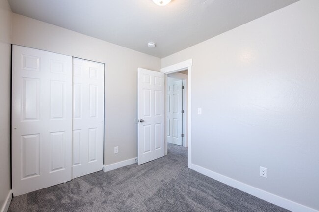 Photo - 5235 S Glendon Wy