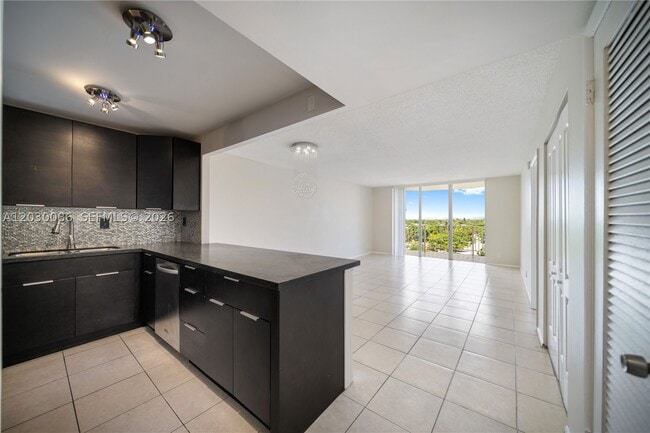 Building Photo - 16740 NE 9th Ave Unit 609