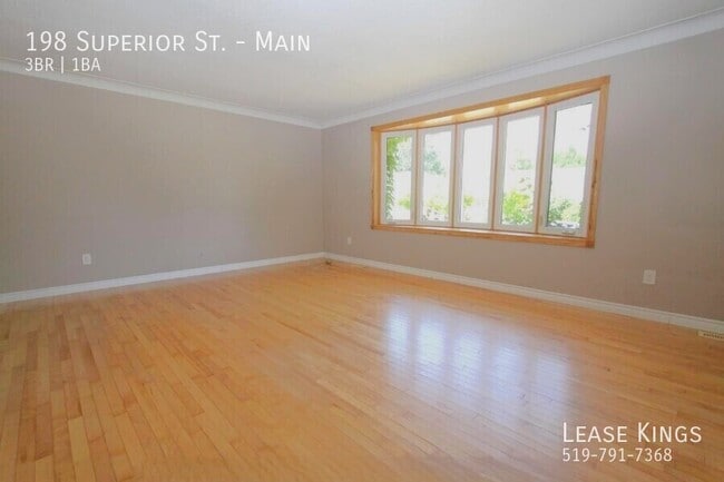 Building Photo - Fresh Main Floor Unit in Desirable LaSalle...