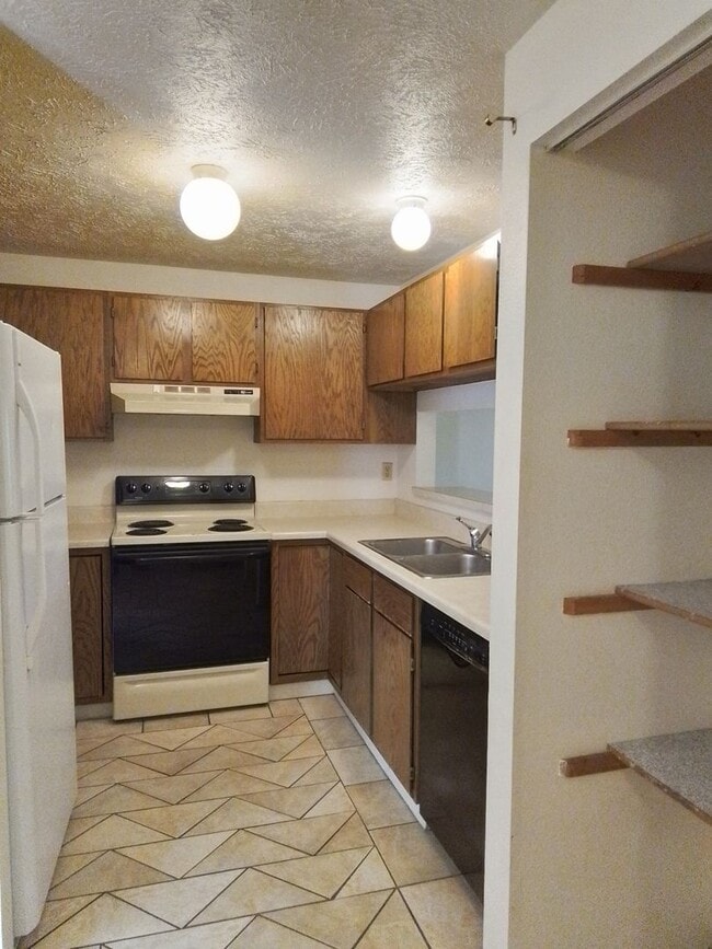 Photo - 719 S Church Ave Unit 13