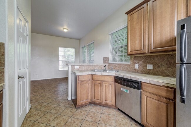 Photo - 5102 Caswell Ave