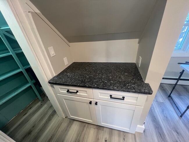 Photo - 192 Warner St Unit Updated 3 Bedroom