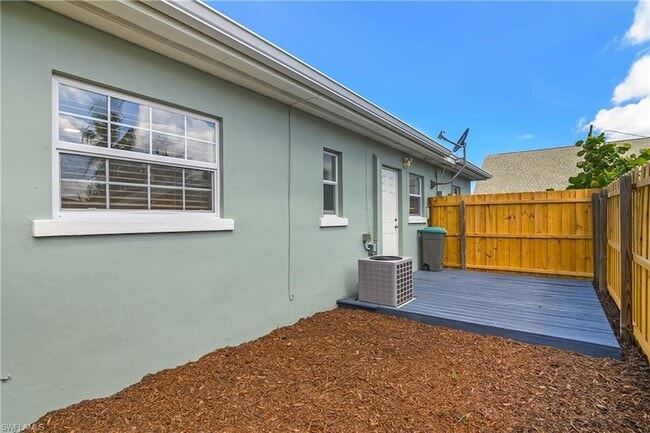 1015 10th Ave N