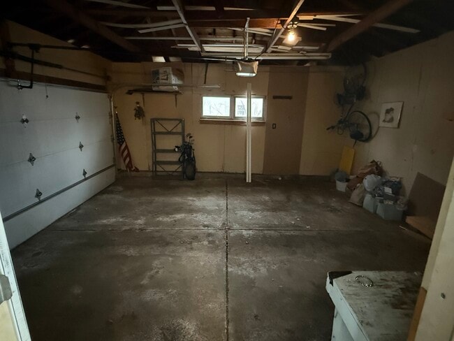 Photo - 2505 Zinran Ave S