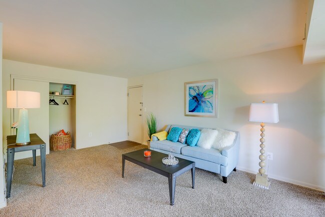 Photo - Hillen & Belvedere