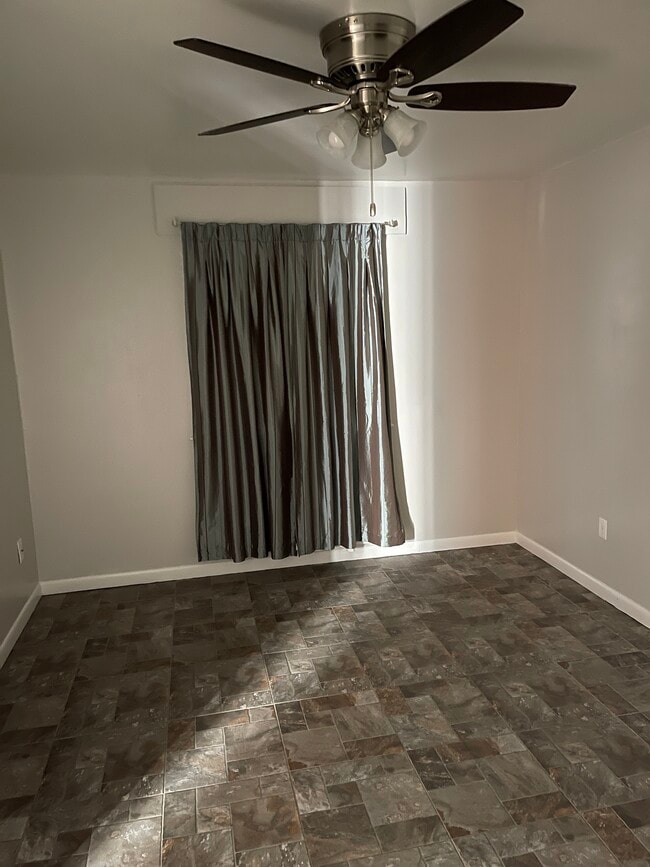 Bedroom - 2525 Annunciation St Unit Apt 5