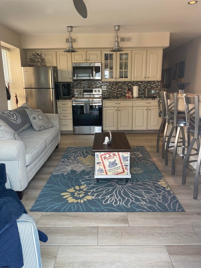 Photo - 9704 Ventnor Ave Unidad B