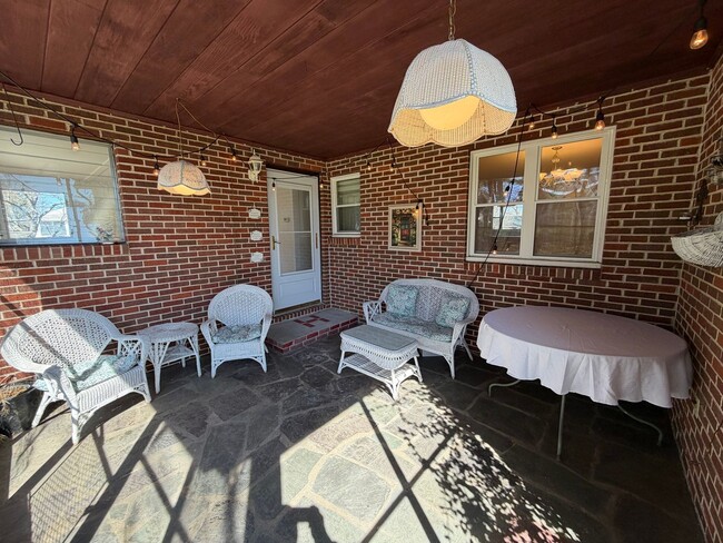 Building Photo - Lovely Single Family Home For Rent - Do not Miss This Opportunity