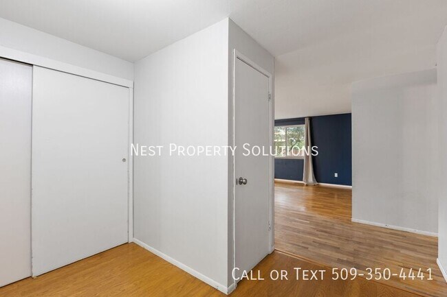 Photo - 603 N Crestview Dr