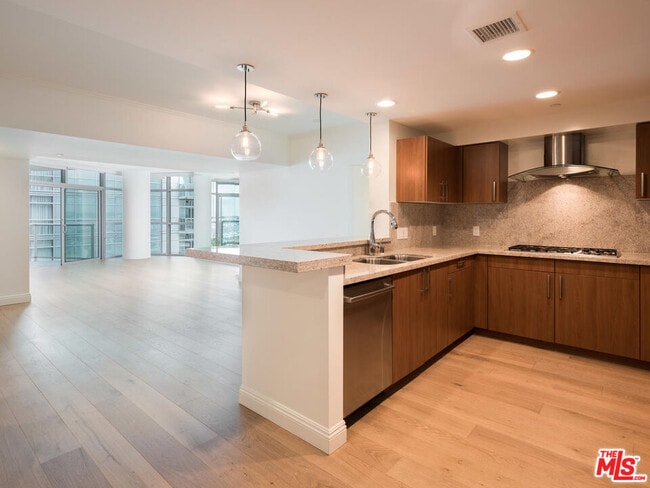 Photo - 13650 Marina Pointe Dr Unit 905