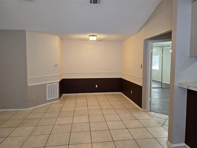 Photo - 16922 Whitebrush Loop