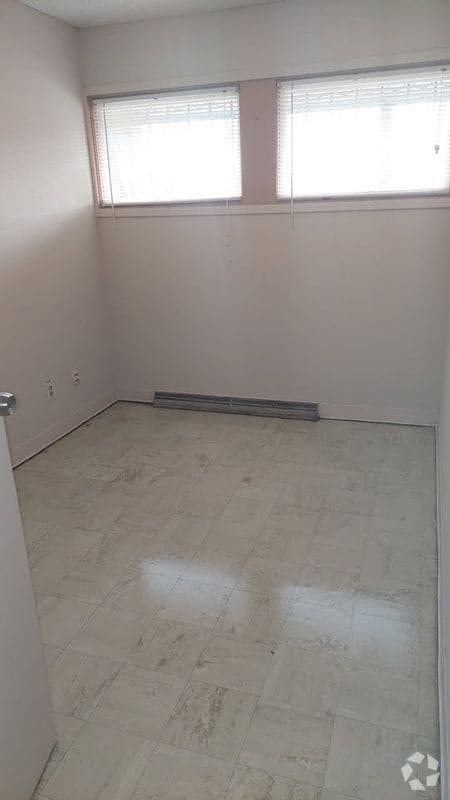 Building Photo - 1200 N Ventura Rd Rental