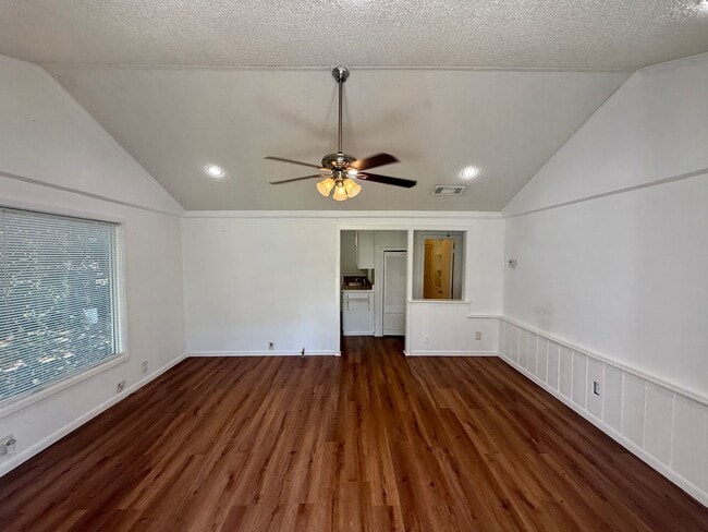 Photo - For Rent – 2 Bedroom, 1 Bath Home in Westl...
