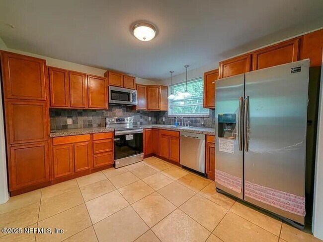 Photo - 6446 Ish Brant Rd S