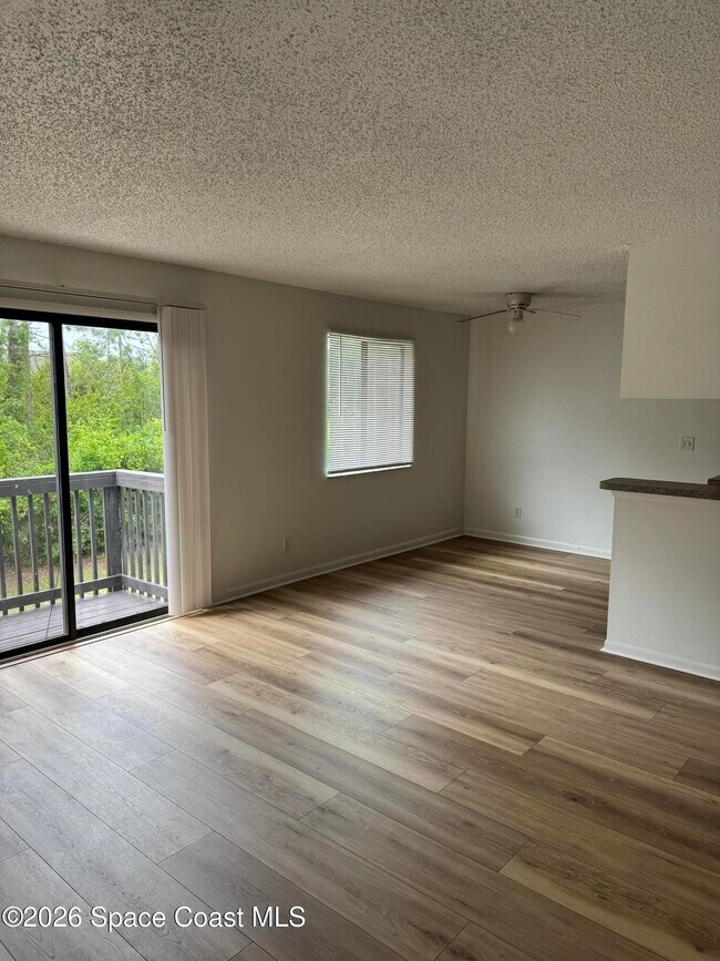 Photo - 421 Mercury Ave SE Unidad 8