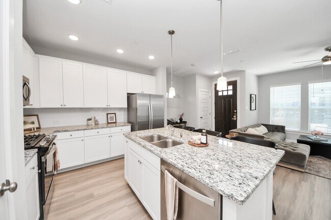 Photo - 5300 Berkeley Knl Cir Unit 198