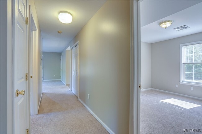 Photo - 25 Stonington Ln
