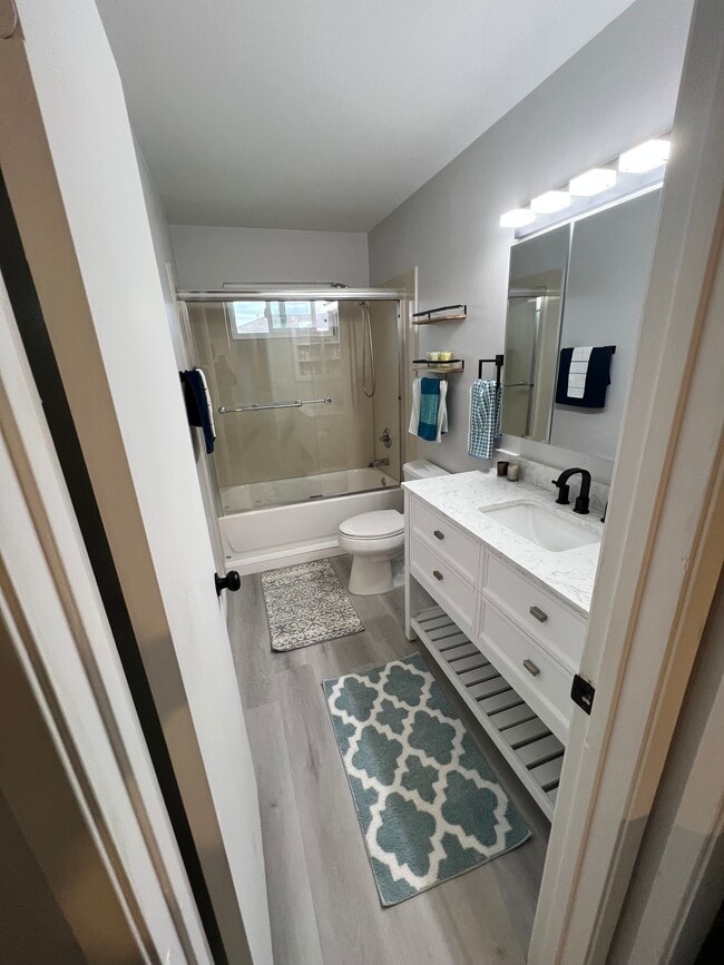 Photo - 661 Chemeketa Dr